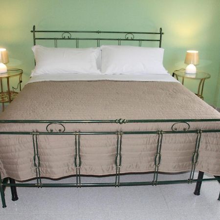 Ari B&B Montesilvano Marina Екстериор снимка